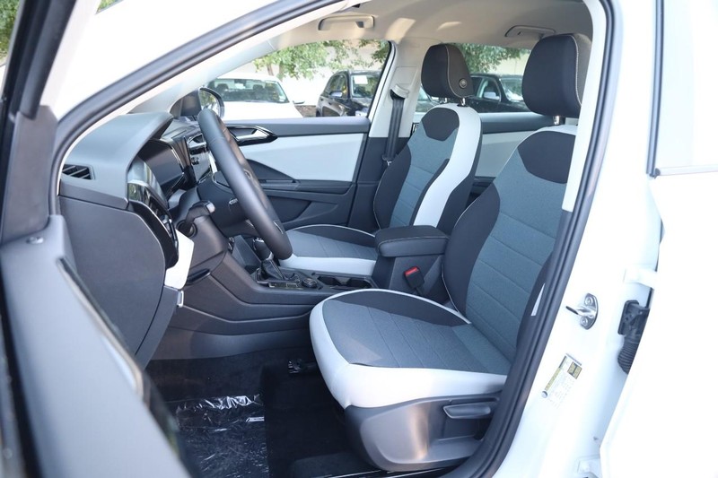 Volkswagen Taos Vehicle Image 08