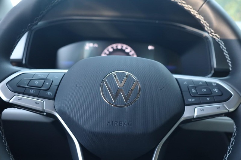 Volkswagen Taos Vehicle Image 09