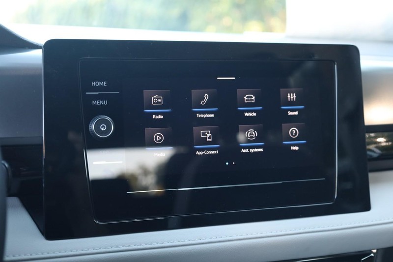 Volkswagen Taos Vehicle Image 11
