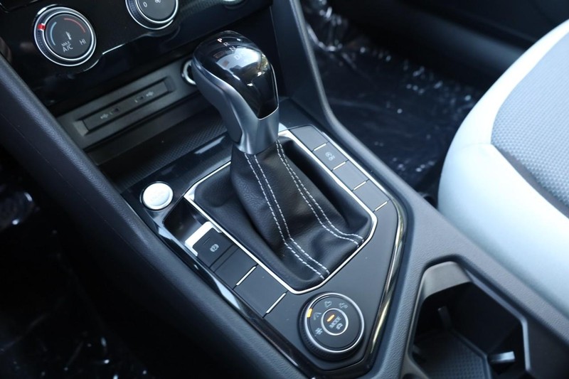 Volkswagen Taos Vehicle Image 15