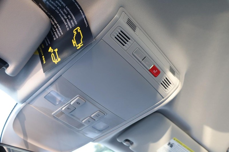 Volkswagen Taos Vehicle Image 16