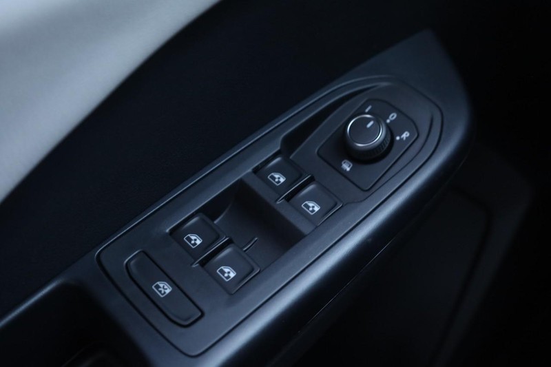 Volkswagen Taos Vehicle Image 17