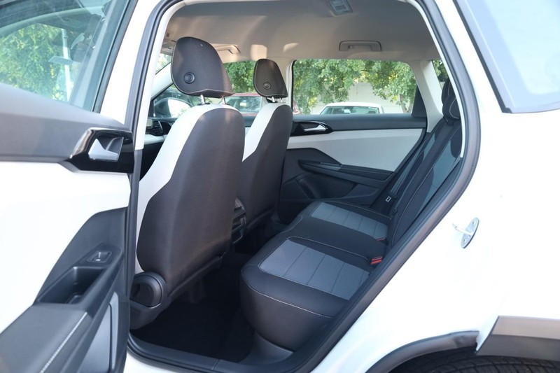 Volkswagen Taos Vehicle Image 20