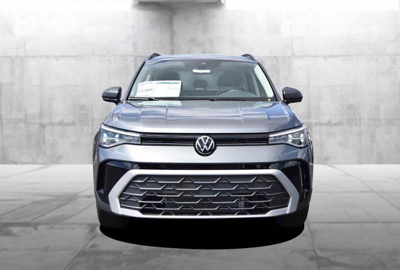 Volkswagen Taos Vehicle Image 04