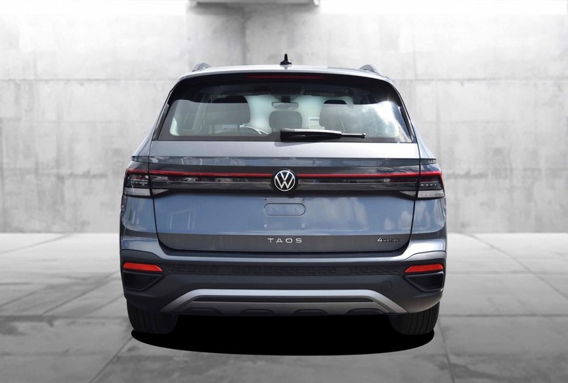 Volkswagen Taos Vehicle Image 06