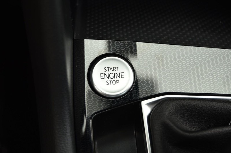 Volkswagen Taos Vehicle Image 16