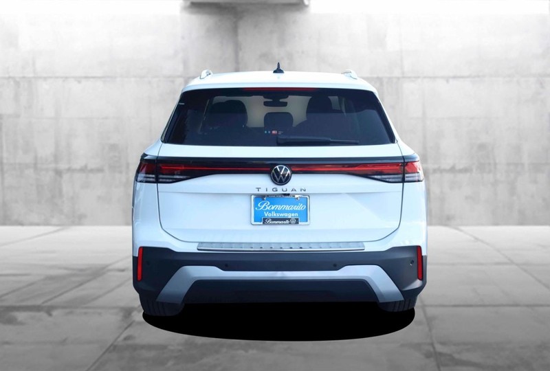Volkswagen Tiguan Vehicle Image 06