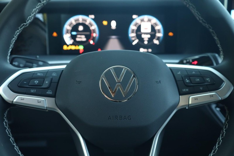 Volkswagen Tiguan Vehicle Image 09