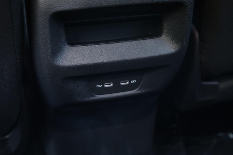Volkswagen Tiguan Vehicle Image 20