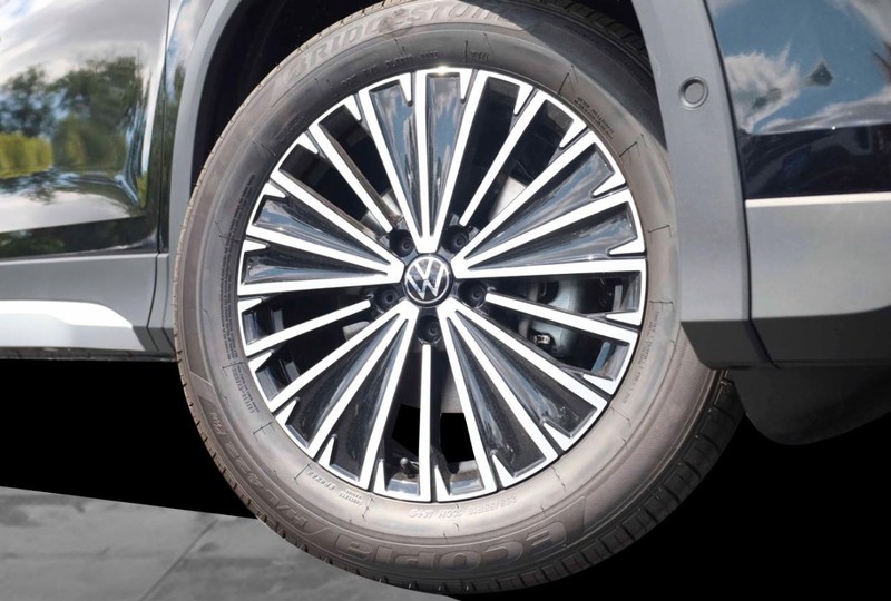 Volkswagen Tiguan Vehicle Image 03