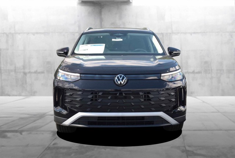 Volkswagen Tiguan Vehicle Image 04