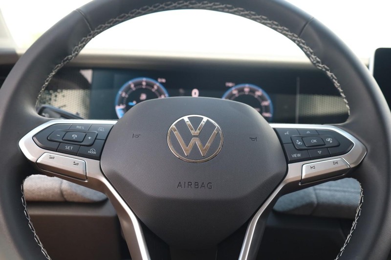 Volkswagen Tiguan Vehicle Image 09