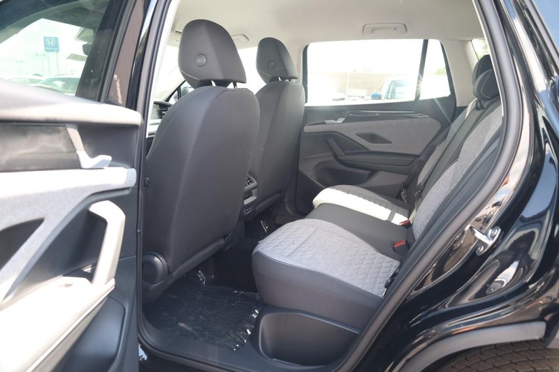 Volkswagen Tiguan Vehicle Image 17
