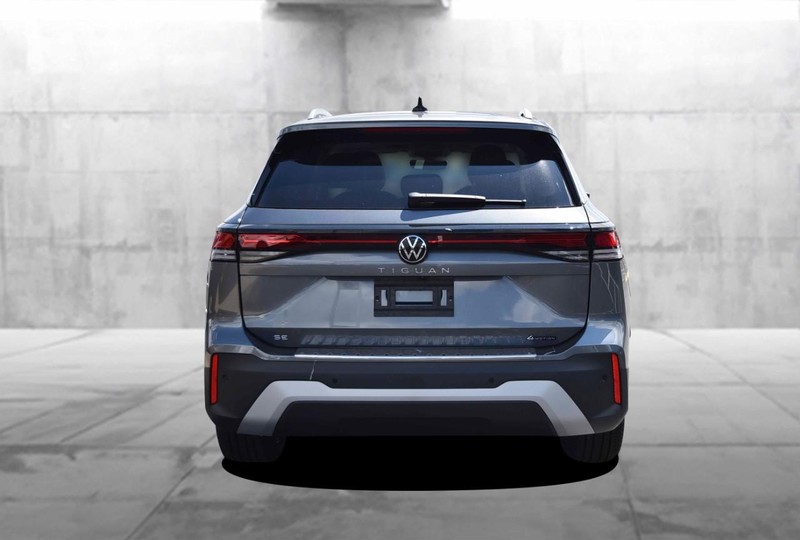 Volkswagen Tiguan Vehicle Image 06