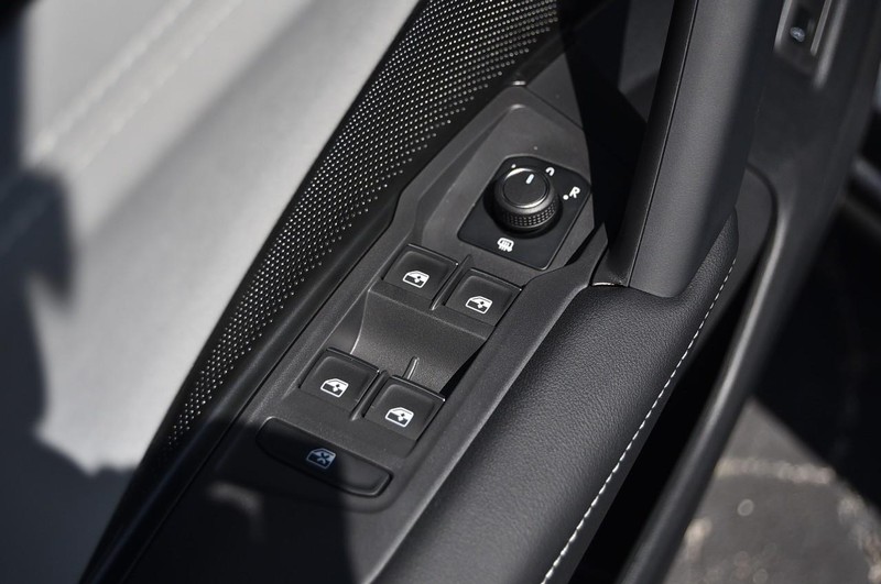 Volkswagen Tiguan Vehicle Image 08