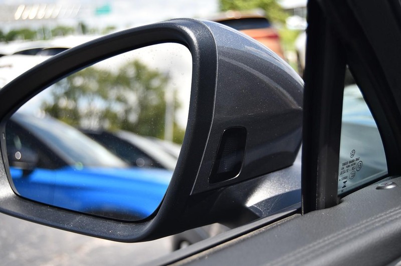 Volkswagen Tiguan Vehicle Image 10