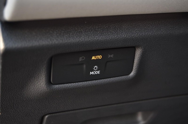 Volkswagen Tiguan Vehicle Image 11