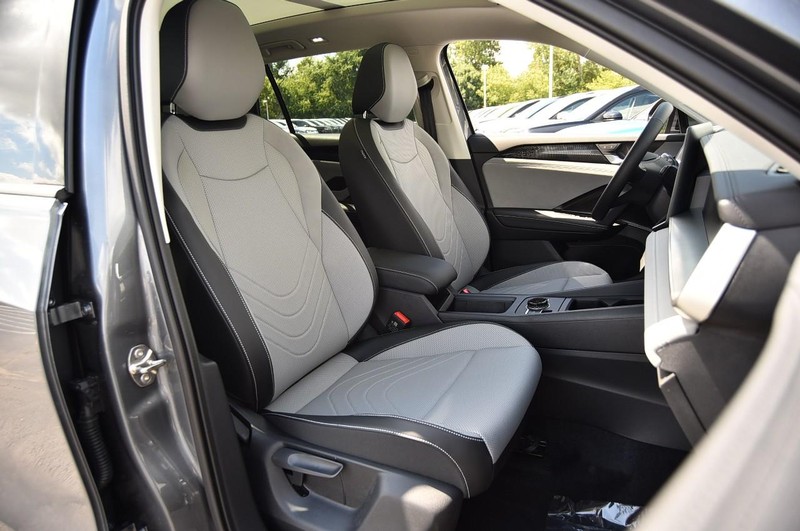 Volkswagen Tiguan Vehicle Image 19