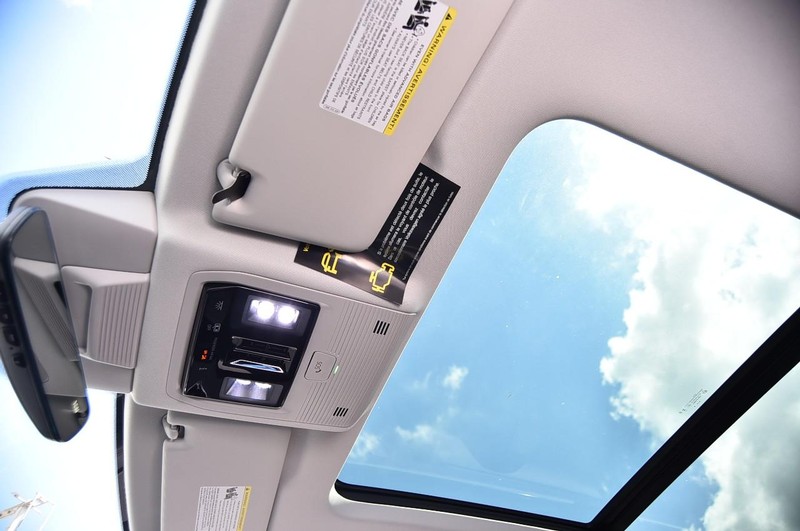 Volkswagen Tiguan Vehicle Image 20