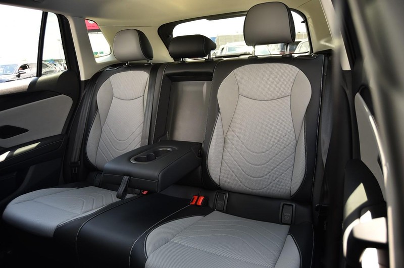 Volkswagen Tiguan Vehicle Image 21