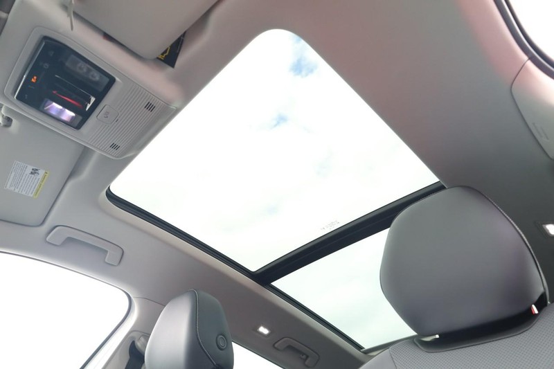 Volkswagen Tiguan Vehicle Image 09