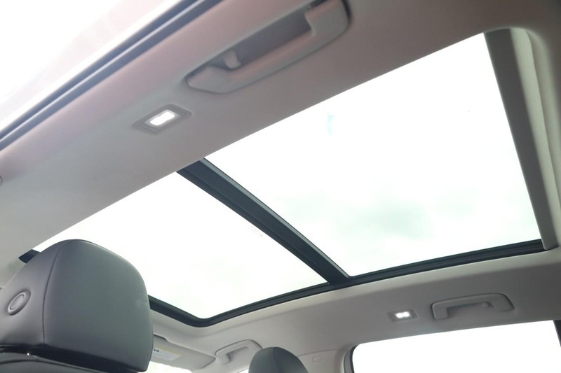 Volkswagen Tiguan Vehicle Image 10