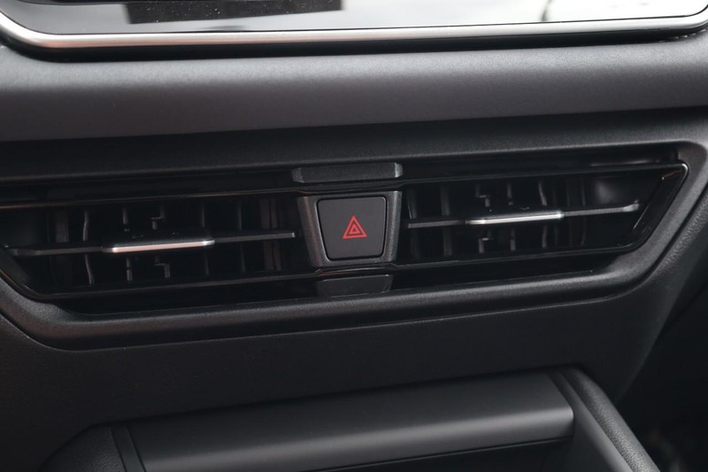 Volkswagen Tiguan Vehicle Image 15
