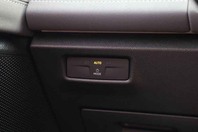 Volkswagen Tiguan Vehicle Image 19