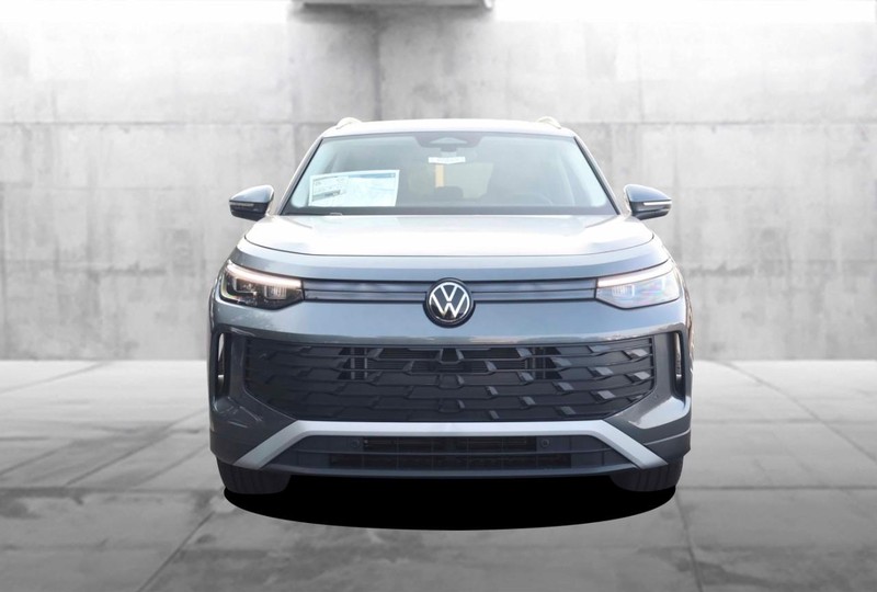 Volkswagen Tiguan Vehicle Image 04