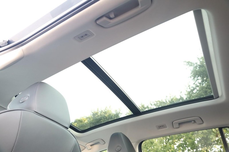 Volkswagen Tiguan Vehicle Image 09