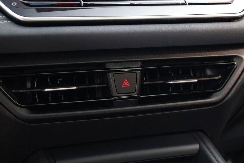 Volkswagen Tiguan Vehicle Image 15