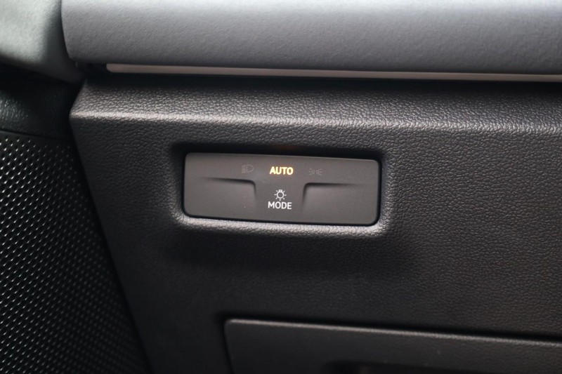 Volkswagen Tiguan Vehicle Image 20