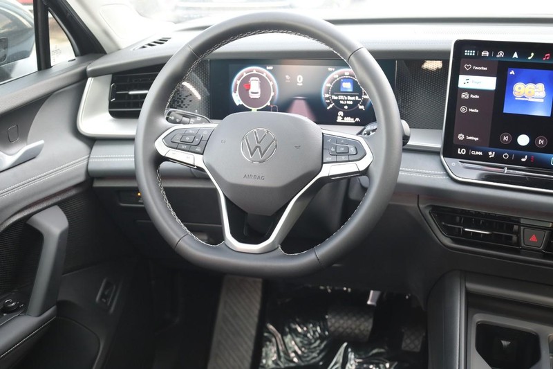 Volkswagen Tiguan Vehicle Image 24