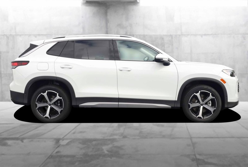 Volkswagen Tiguan Vehicle Image 05
