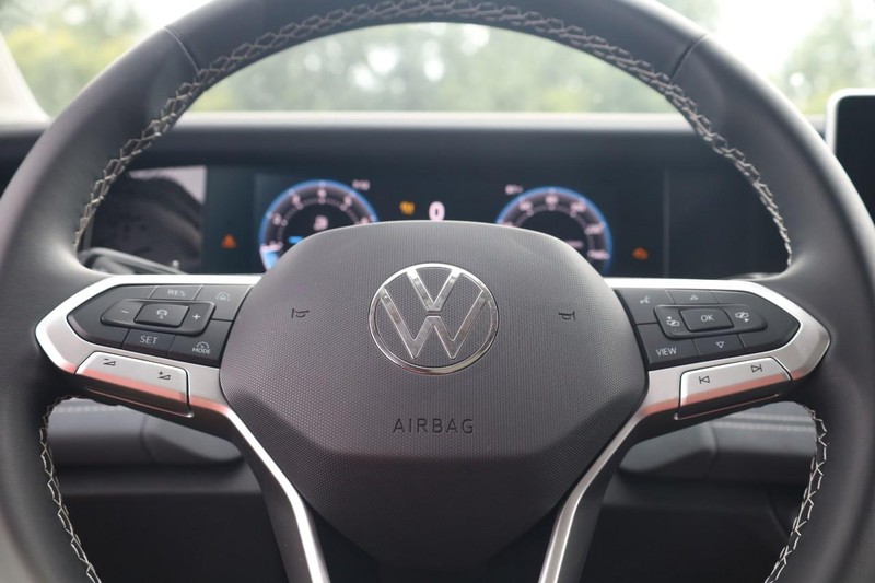 Volkswagen Tiguan Vehicle Image 11