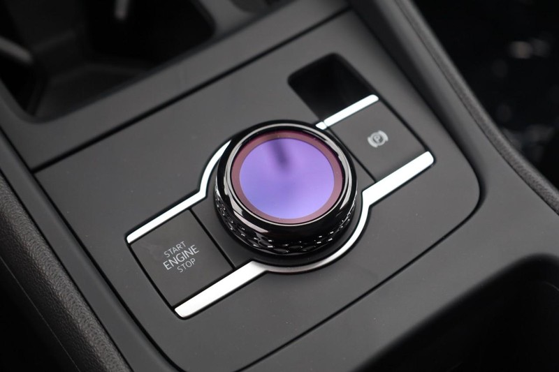 Volkswagen Tiguan Vehicle Image 16