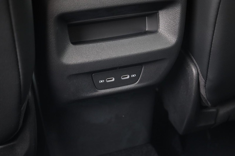 Volkswagen Tiguan Vehicle Image 21