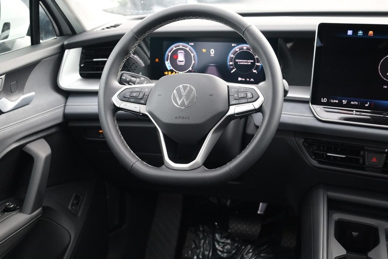 Volkswagen Tiguan Vehicle Image 23