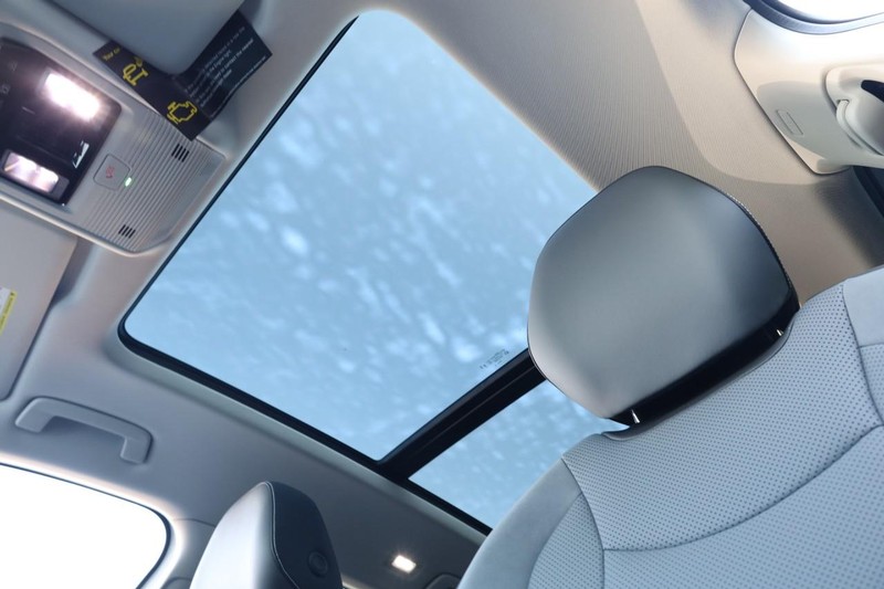 Volkswagen Tiguan Vehicle Image 09