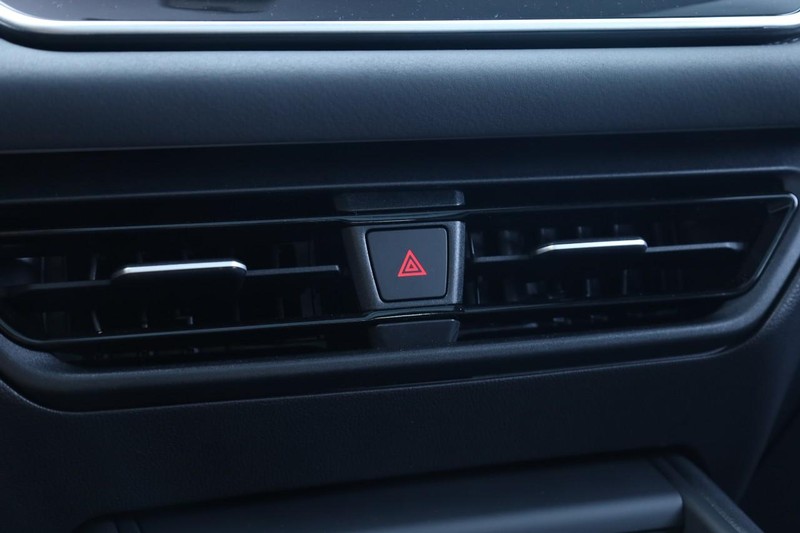 Volkswagen Tiguan Vehicle Image 15