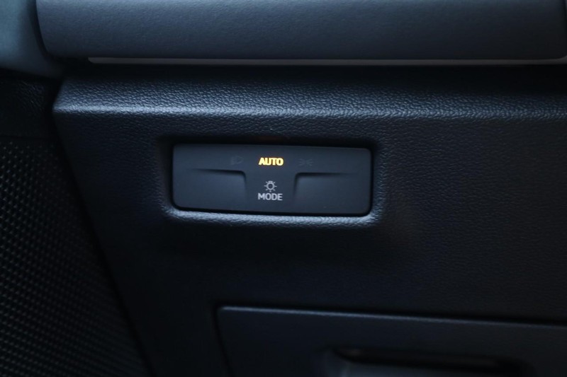 Volkswagen Tiguan Vehicle Image 20