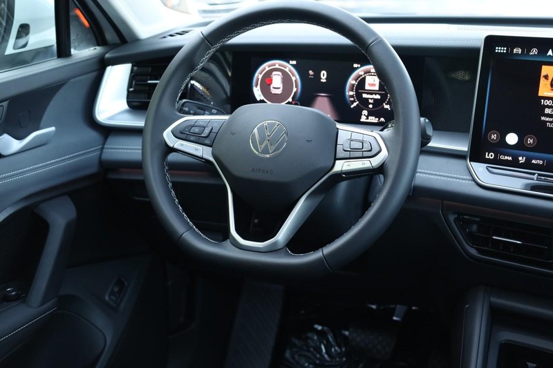 Volkswagen Tiguan Vehicle Image 24