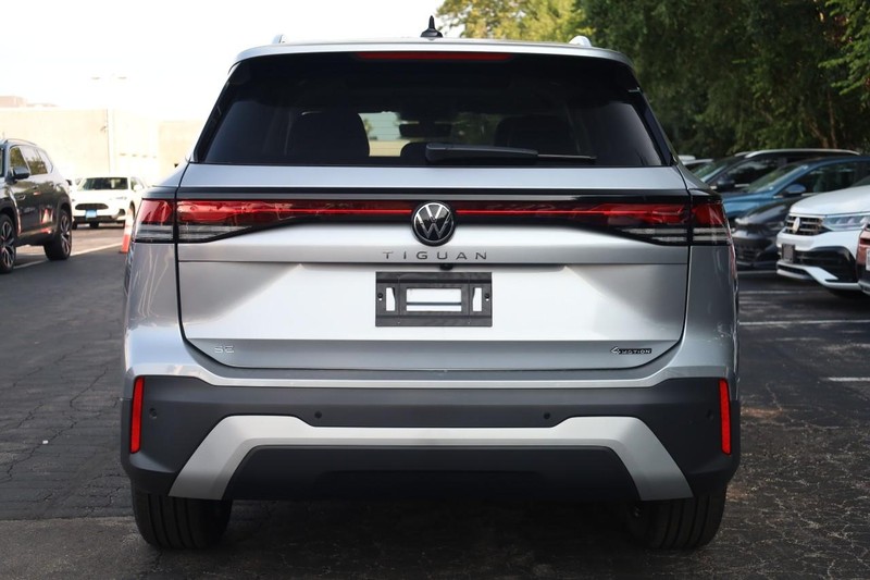 Volkswagen Tiguan Vehicle Image 08