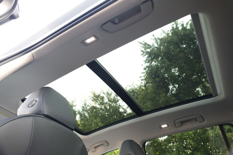 Volkswagen Tiguan Vehicle Image 11
