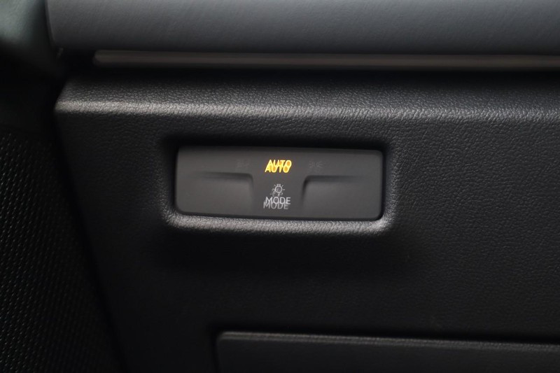 Volkswagen Tiguan Vehicle Image 21