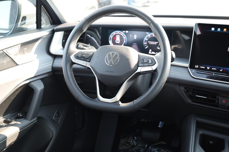 Volkswagen Tiguan Vehicle Image 25
