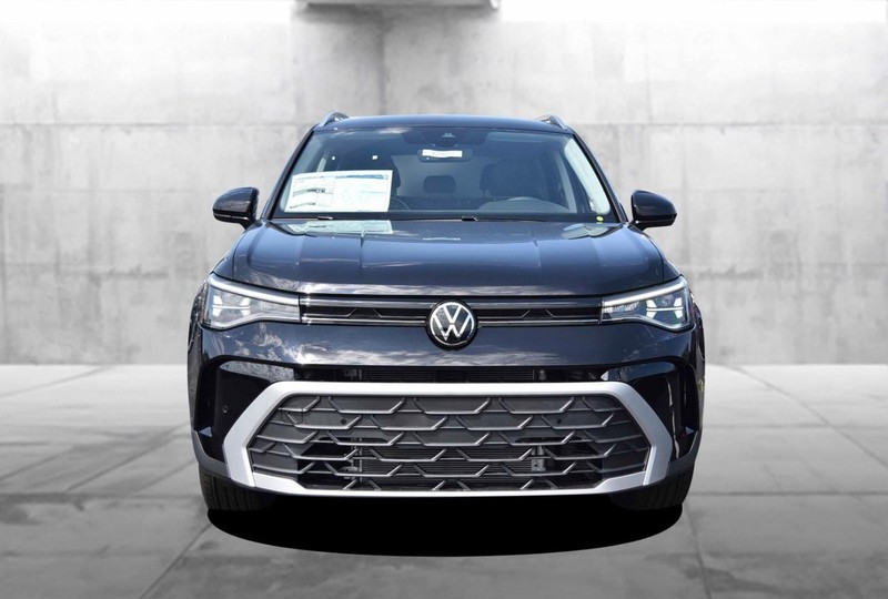 Volkswagen Taos Vehicle Image 04