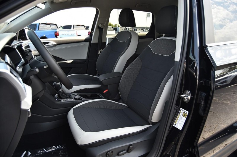 Volkswagen Taos Vehicle Image 19