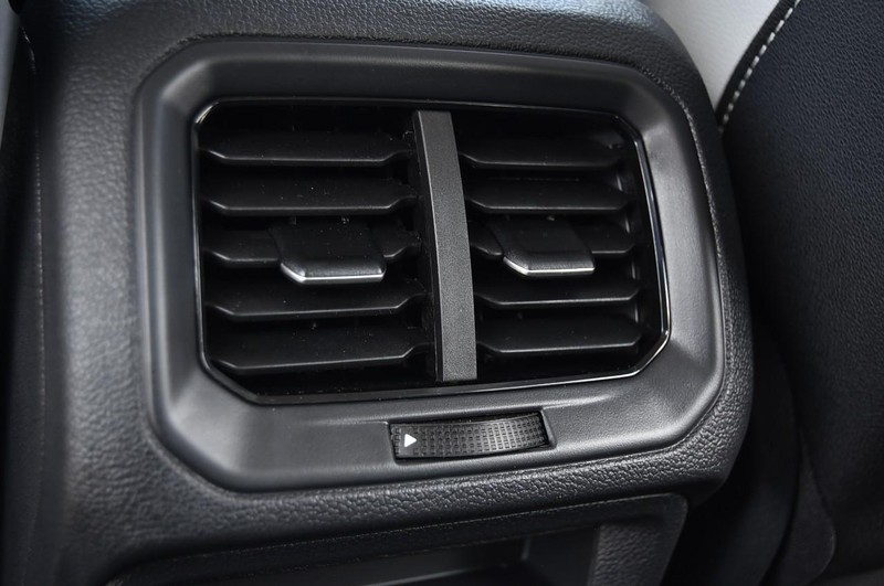 Volkswagen Taos Vehicle Image 22