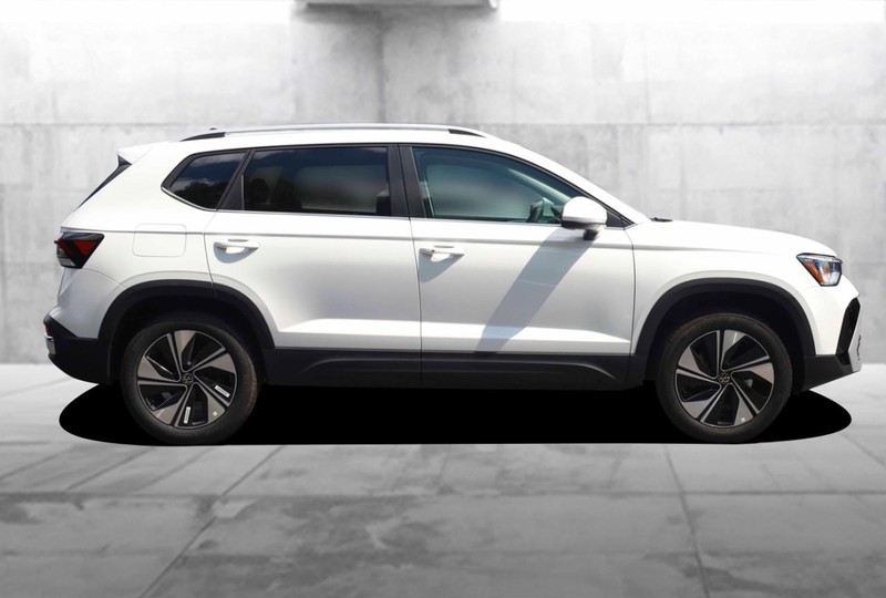 Volkswagen Taos Vehicle Image 05